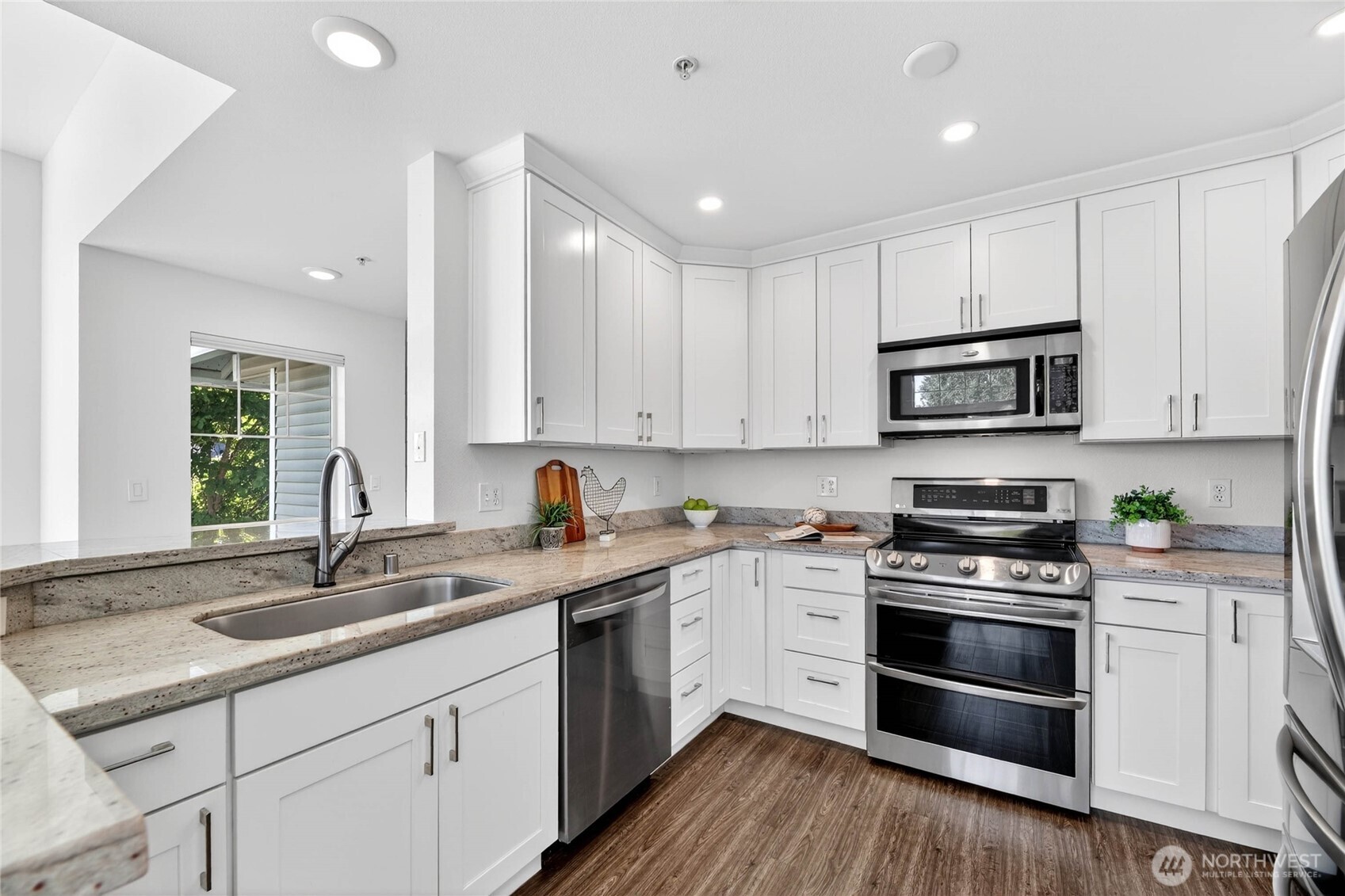 21265 40th Way S #F, SeaTac, WA 98198