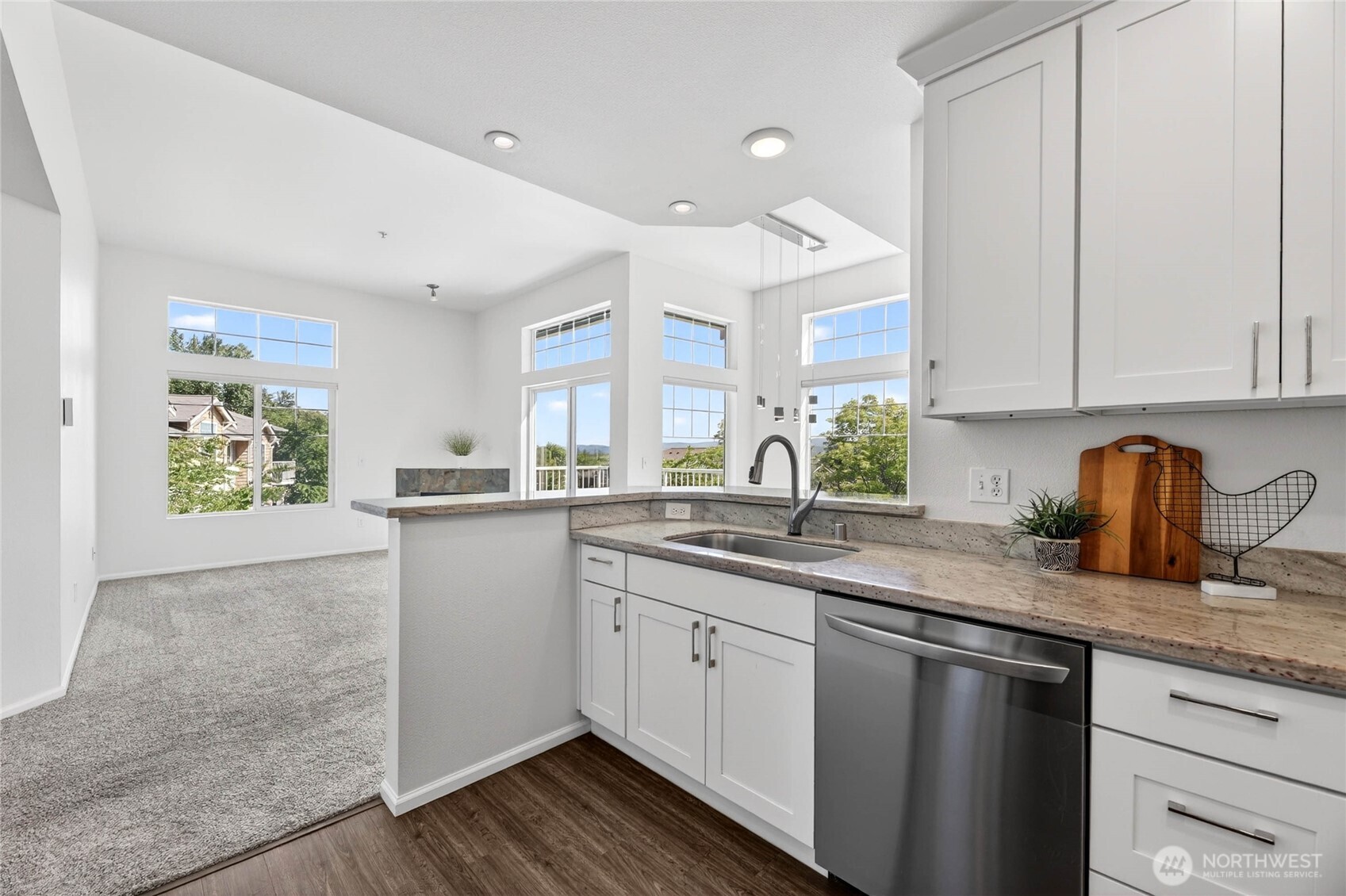 21265 40th Way S #F, SeaTac, WA 98198