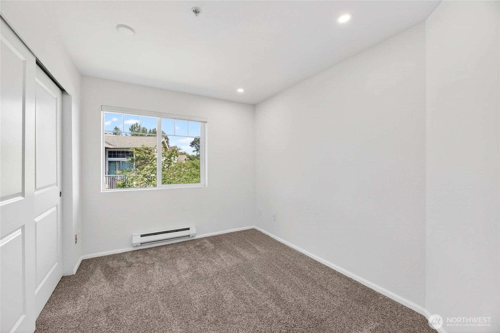 21265 40th Way S #F, SeaTac, WA 98198