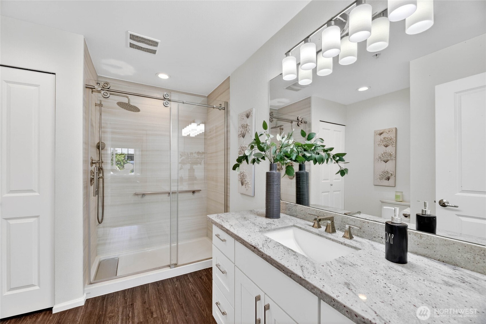 21265 40th Way S #F, SeaTac, WA 98198