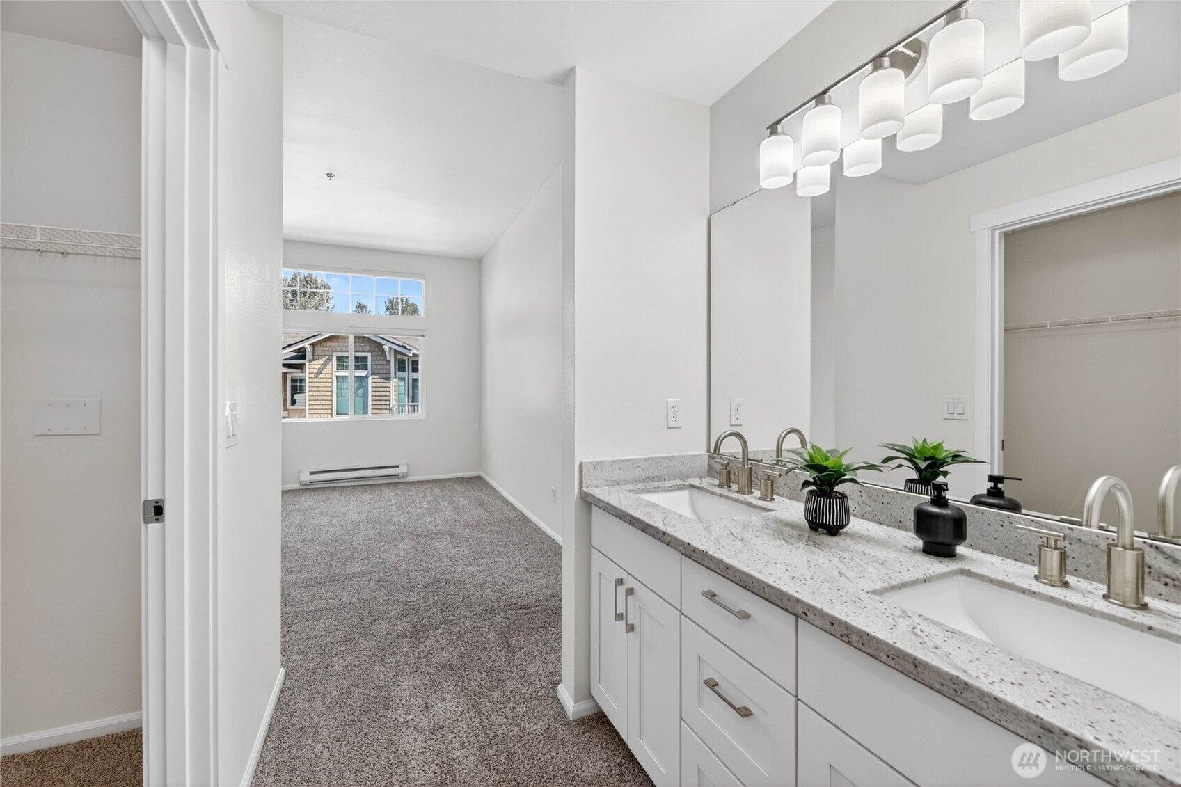 21265 40th Way S #F, SeaTac, WA 98198