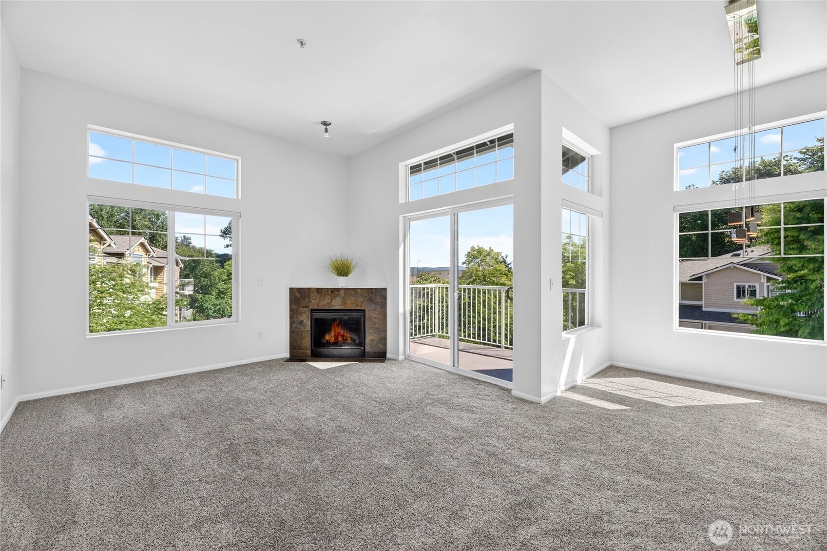 21265 40th Way S #F, SeaTac, WA 98198