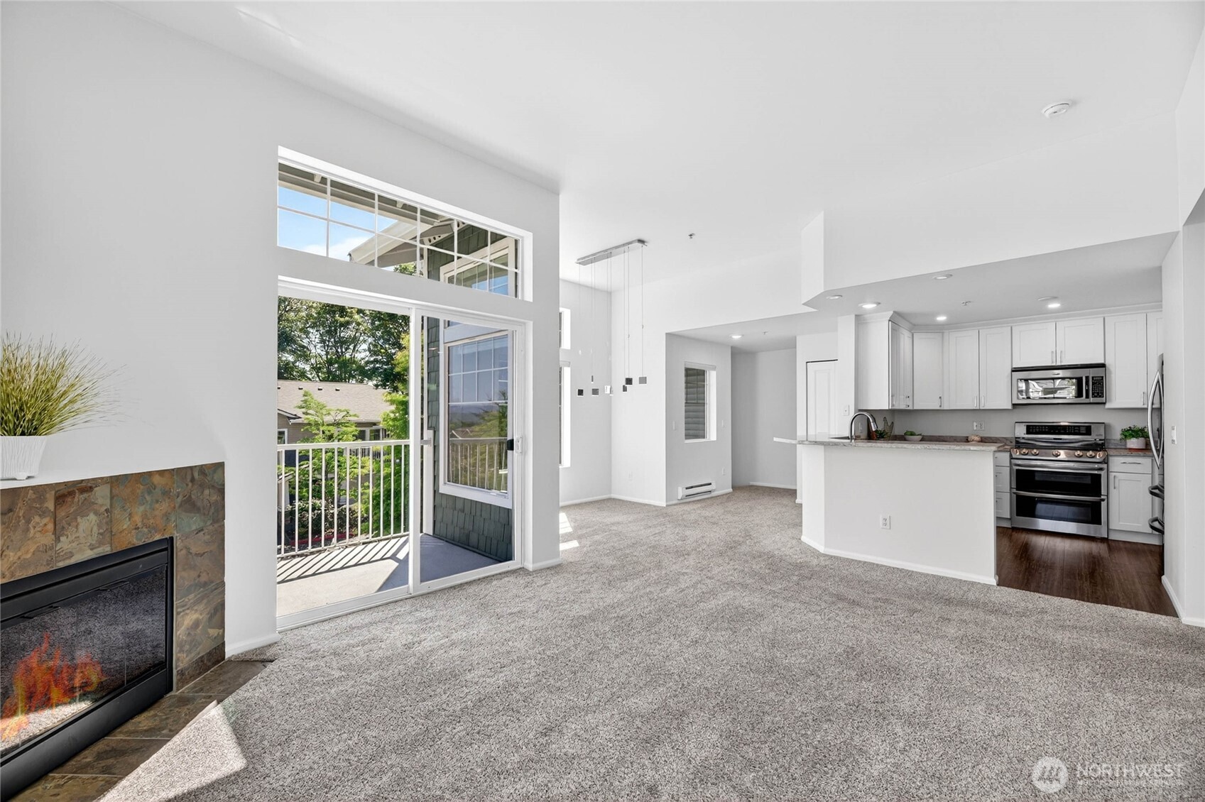 21265 40th Way S #F, SeaTac, WA 98198
