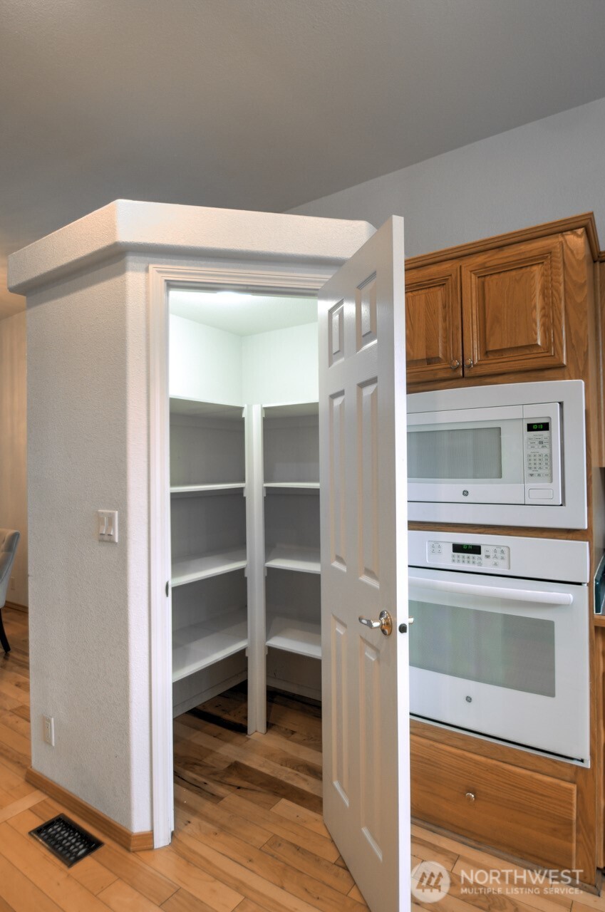 8045 18th Lane SE, Lacey, WA 98503