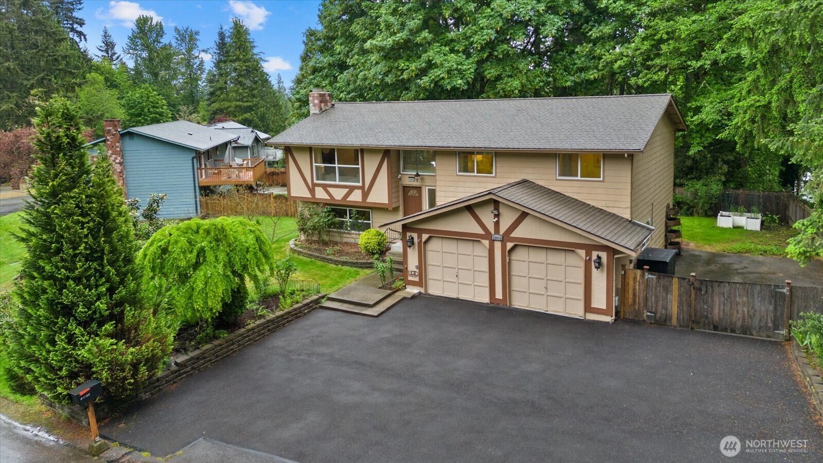 15912 174th Avenue NE, Woodinville, WA 98072