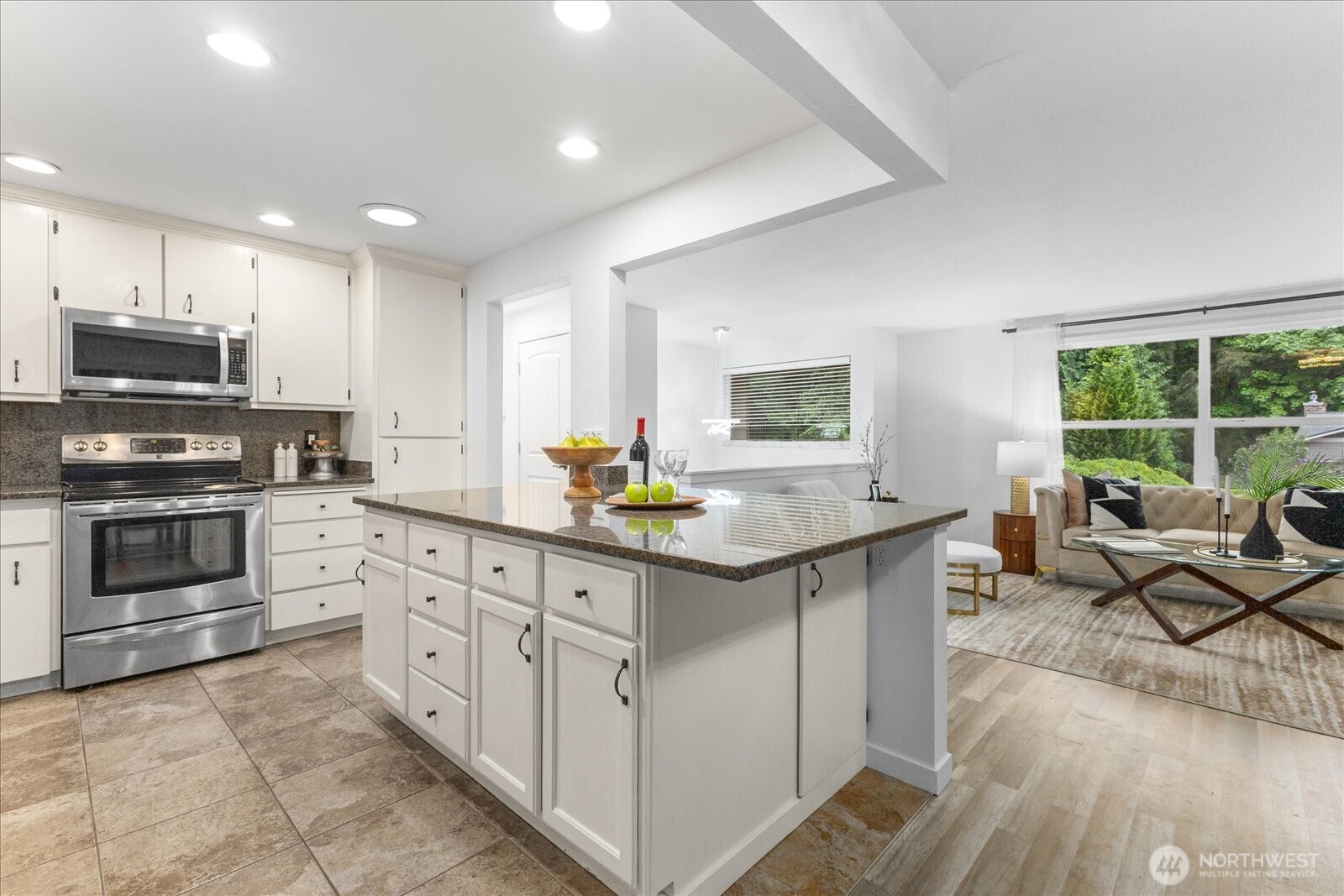15912 174th Avenue NE, Woodinville, WA 98072