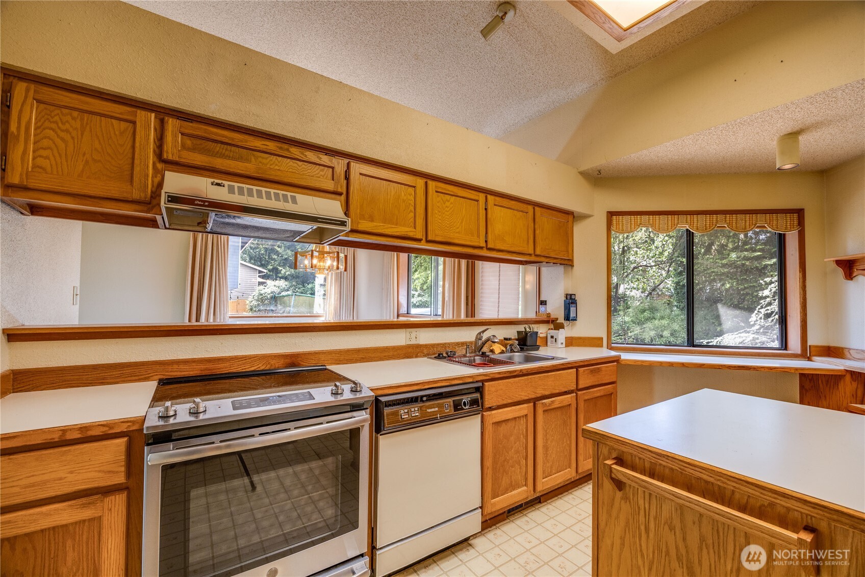 4989 NW Francis Drive , Silverdale, WA 98383