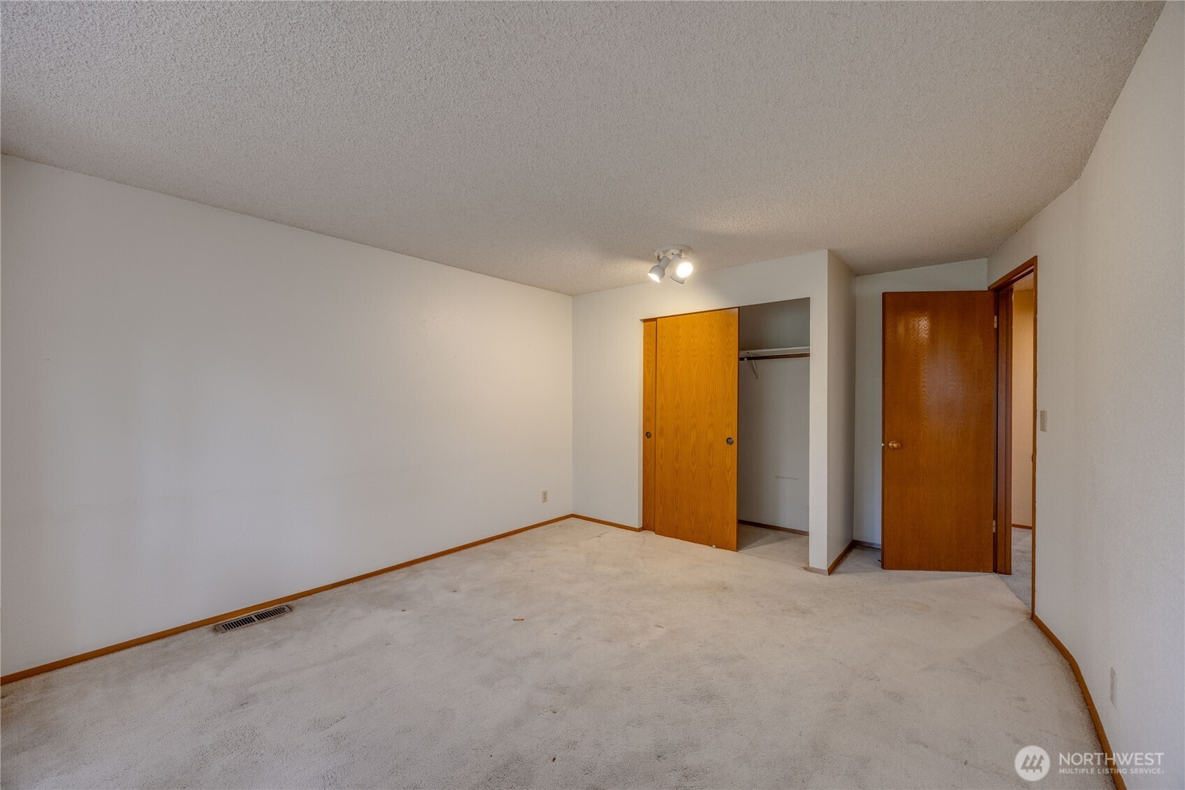 4989 NW Francis Drive , Silverdale, WA 98383
