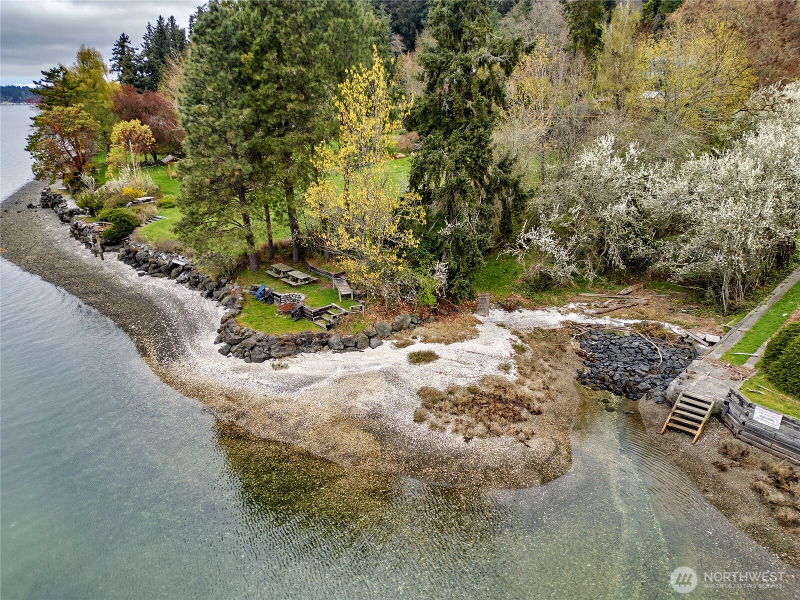 9190 Fox Cove Lane NE, Bainbridge Island, WA 98110