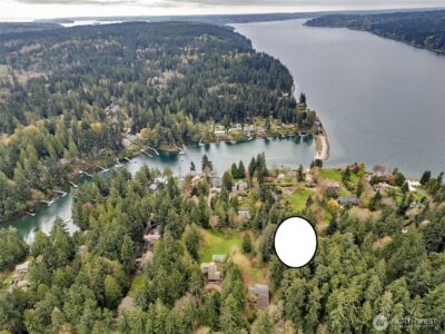 9190 Fox Cove Lane NE, Bainbridge Island, WA 98110 - Photo 2
