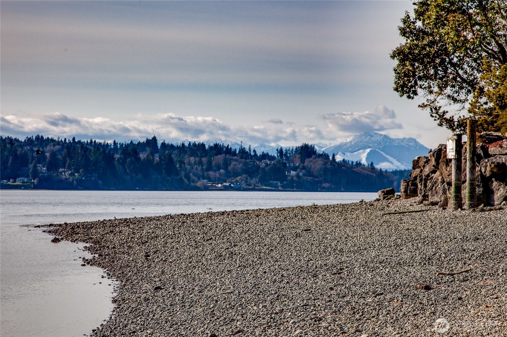 9190 Fox Cove Lane NE, Bainbridge Island, WA 98110
