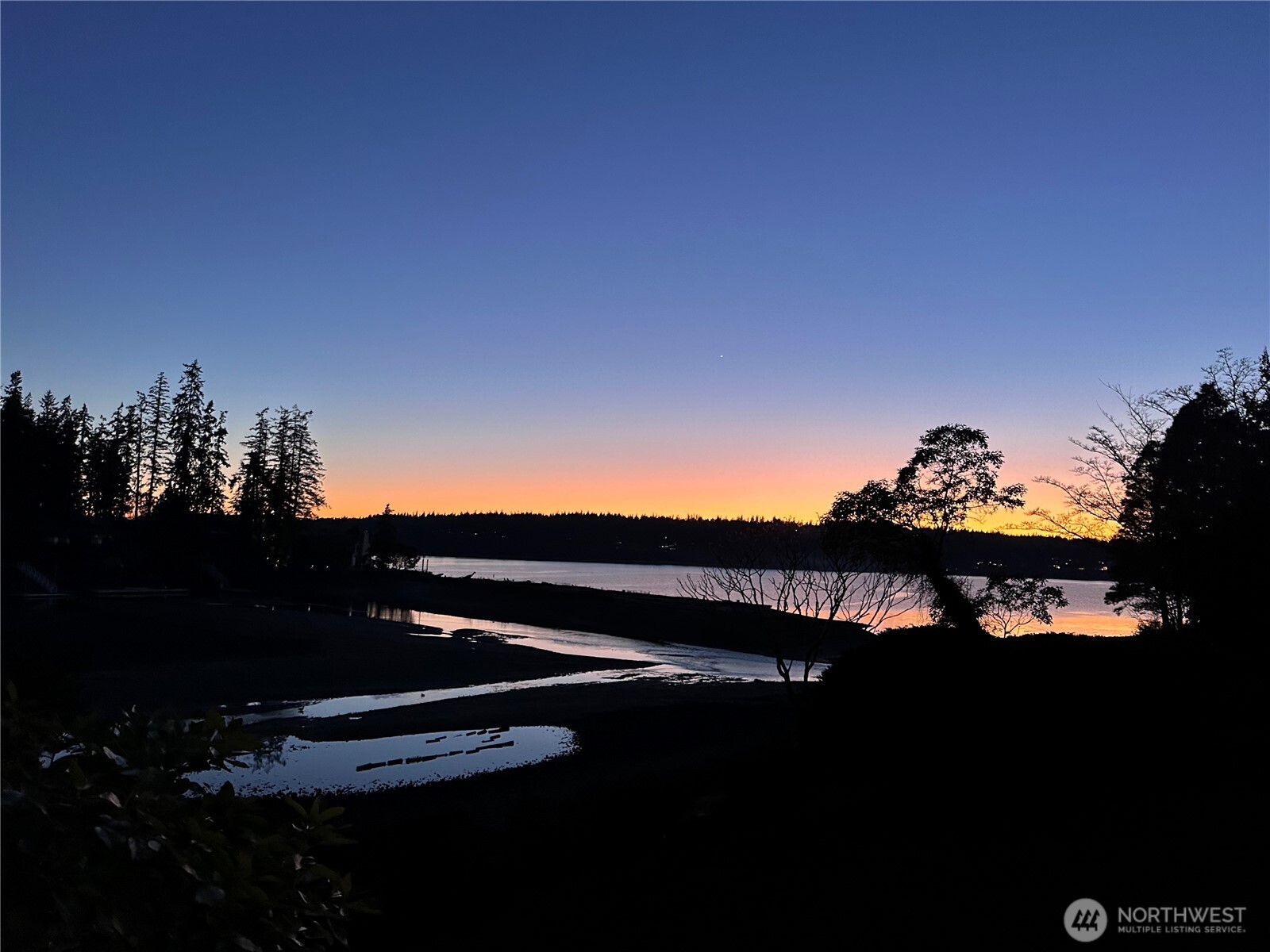 9190 Fox Cove Lane NE, Bainbridge Island, WA 98110