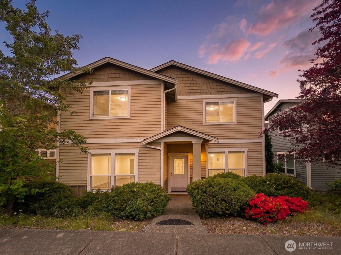 18542 97th Ave Court E, Puyallup, WA 98375
