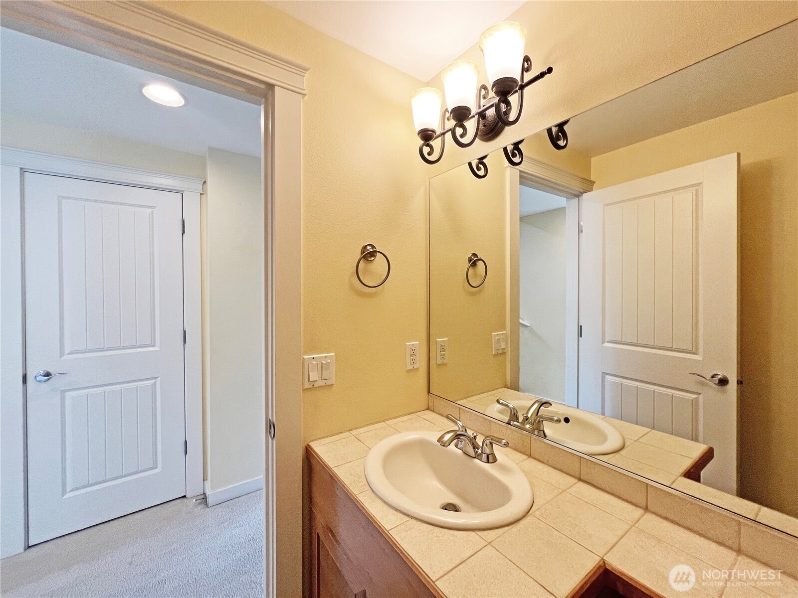 18542 97th Ave Court E, Puyallup, WA 98375