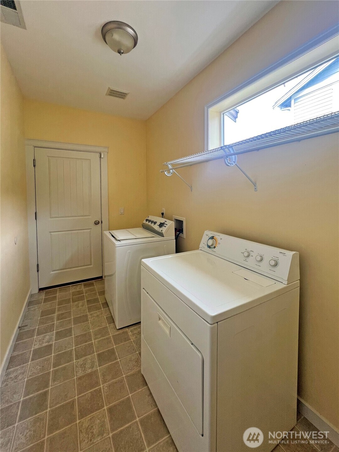 18542 97th Ave Court E, Puyallup, WA 98375