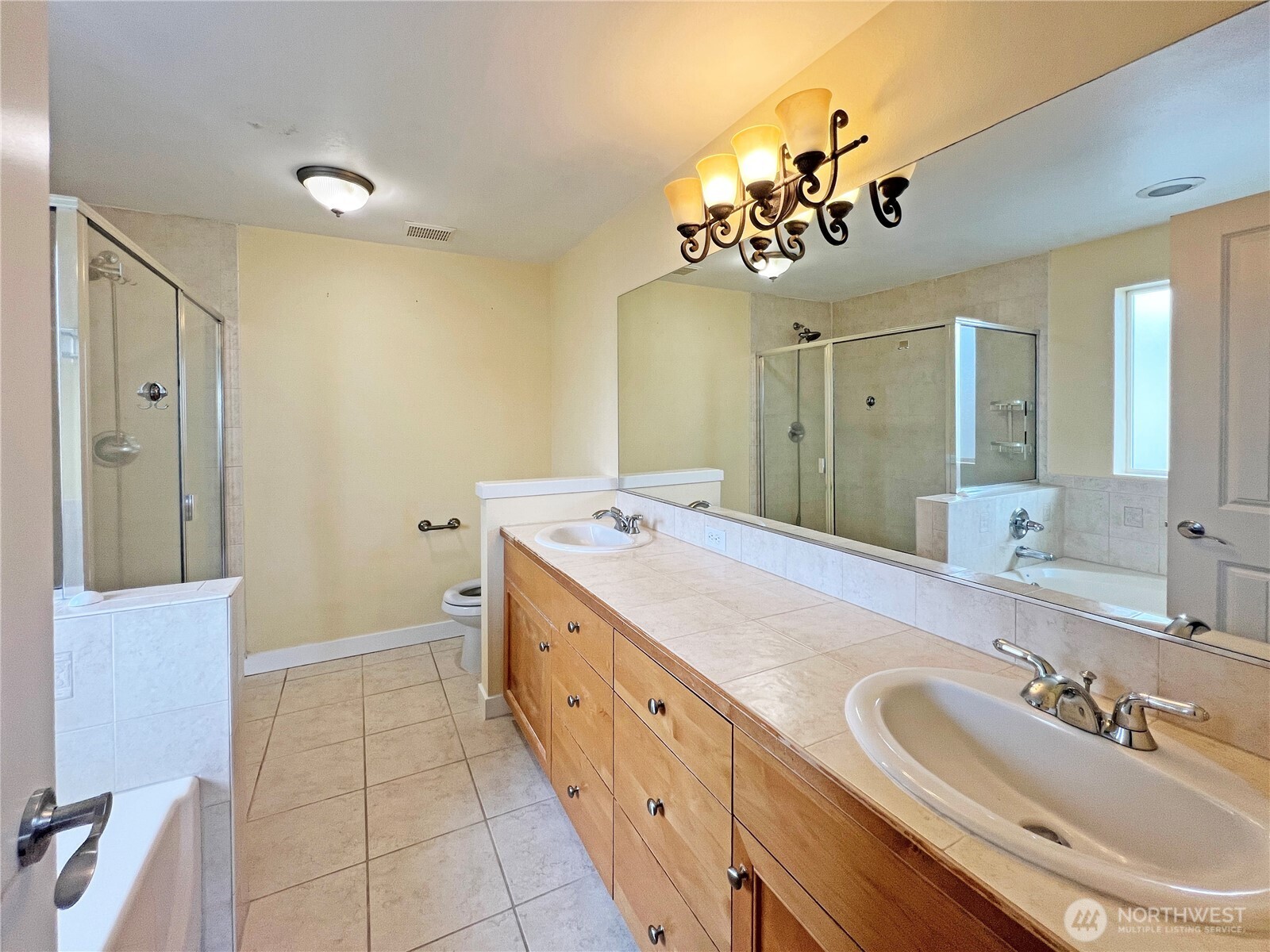 18542 97th Ave Court E, Puyallup, WA 98375