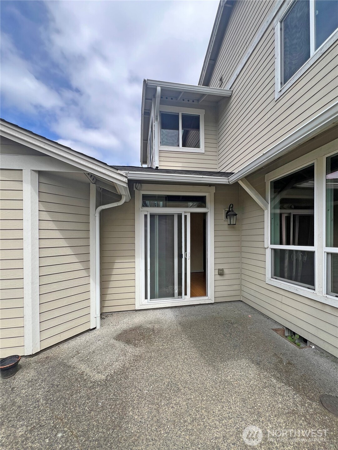 18542 97th Ave Court E, Puyallup, WA 98375