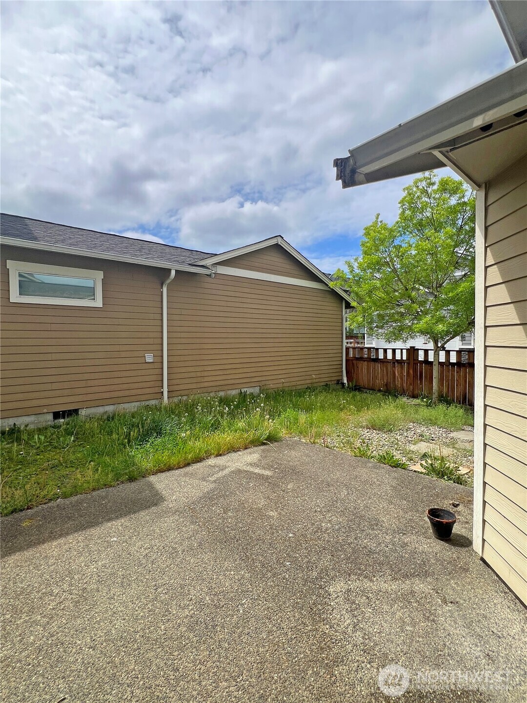 18542 97th Ave Court E, Puyallup, WA 98375