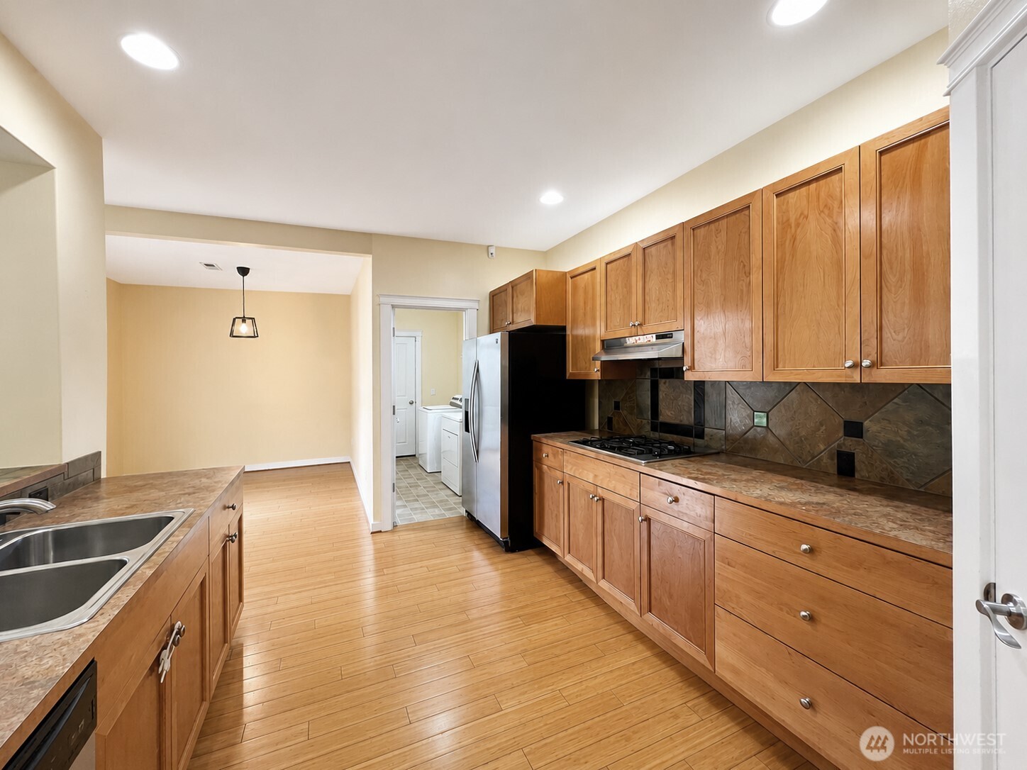 18542 97th Ave Court E, Puyallup, WA 98375
