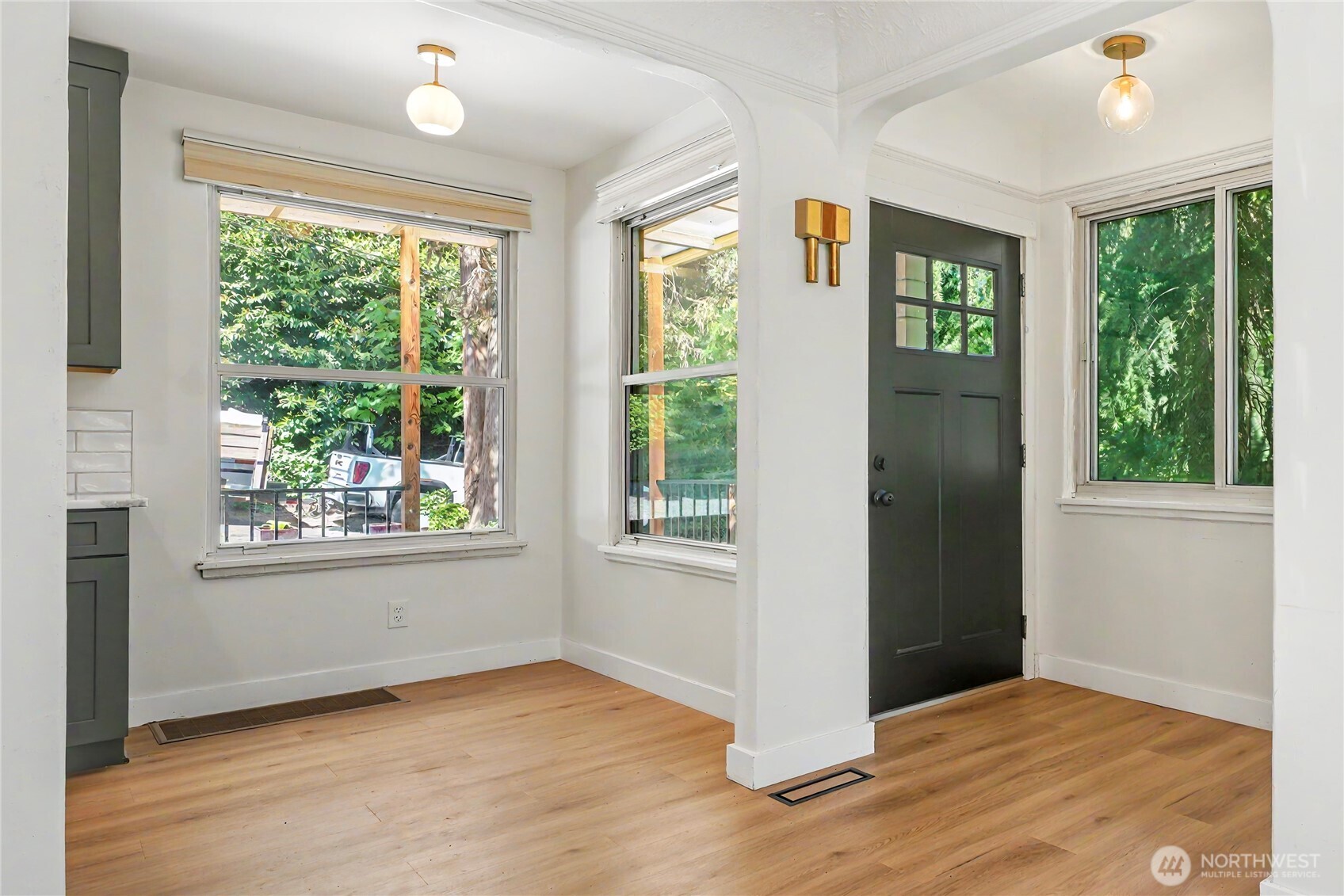 10106 16th Avenue S, Seattle, WA 98168