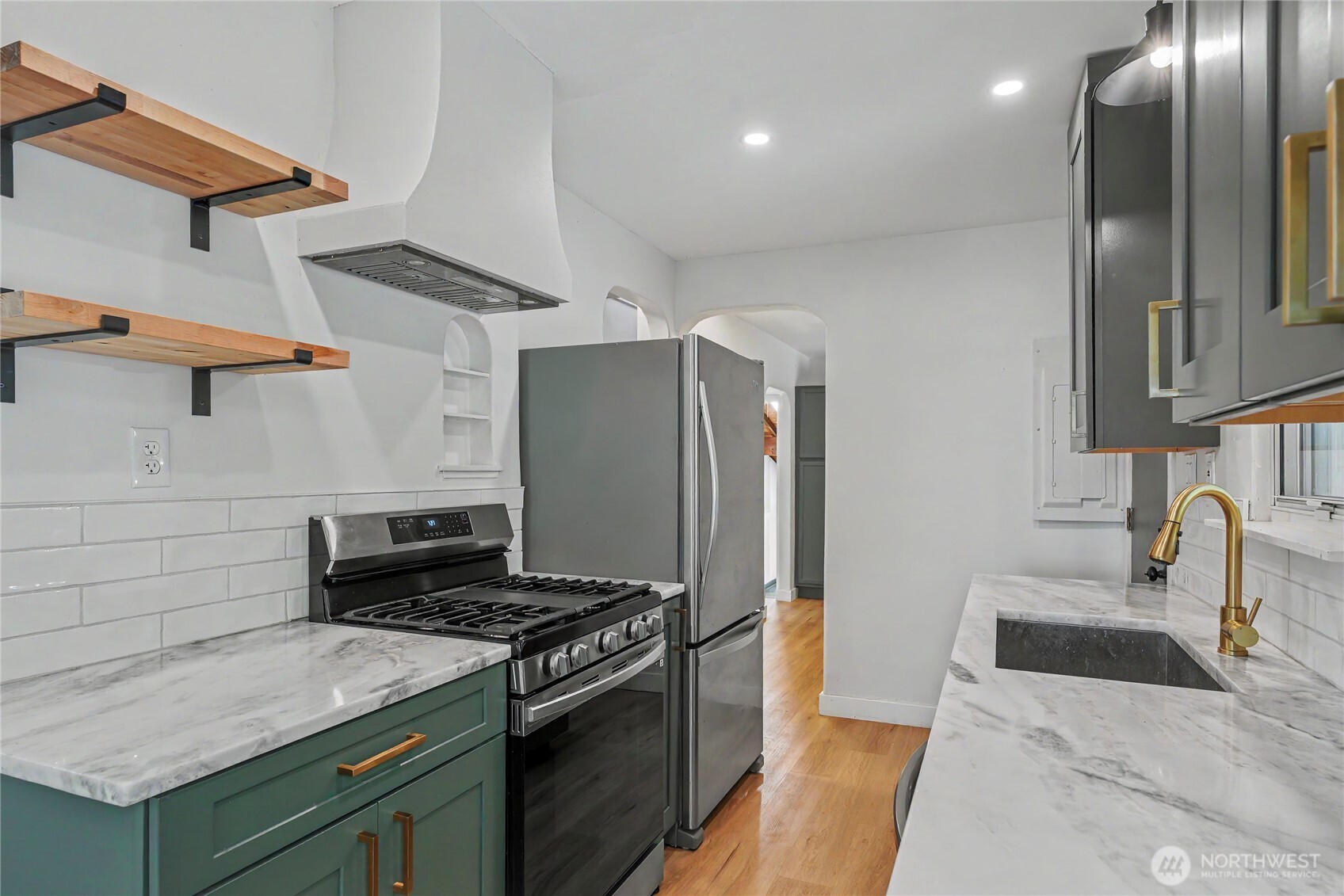 10106 16th Avenue S, Seattle, WA 98168