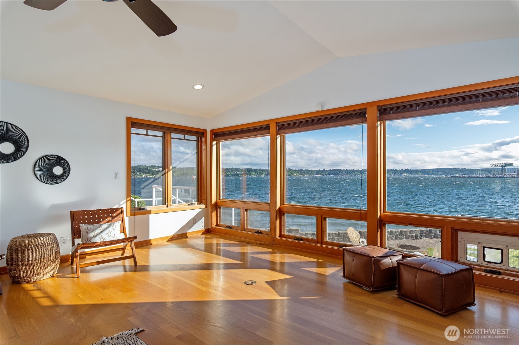 325 Shore Drive , Bremerton, WA 98310