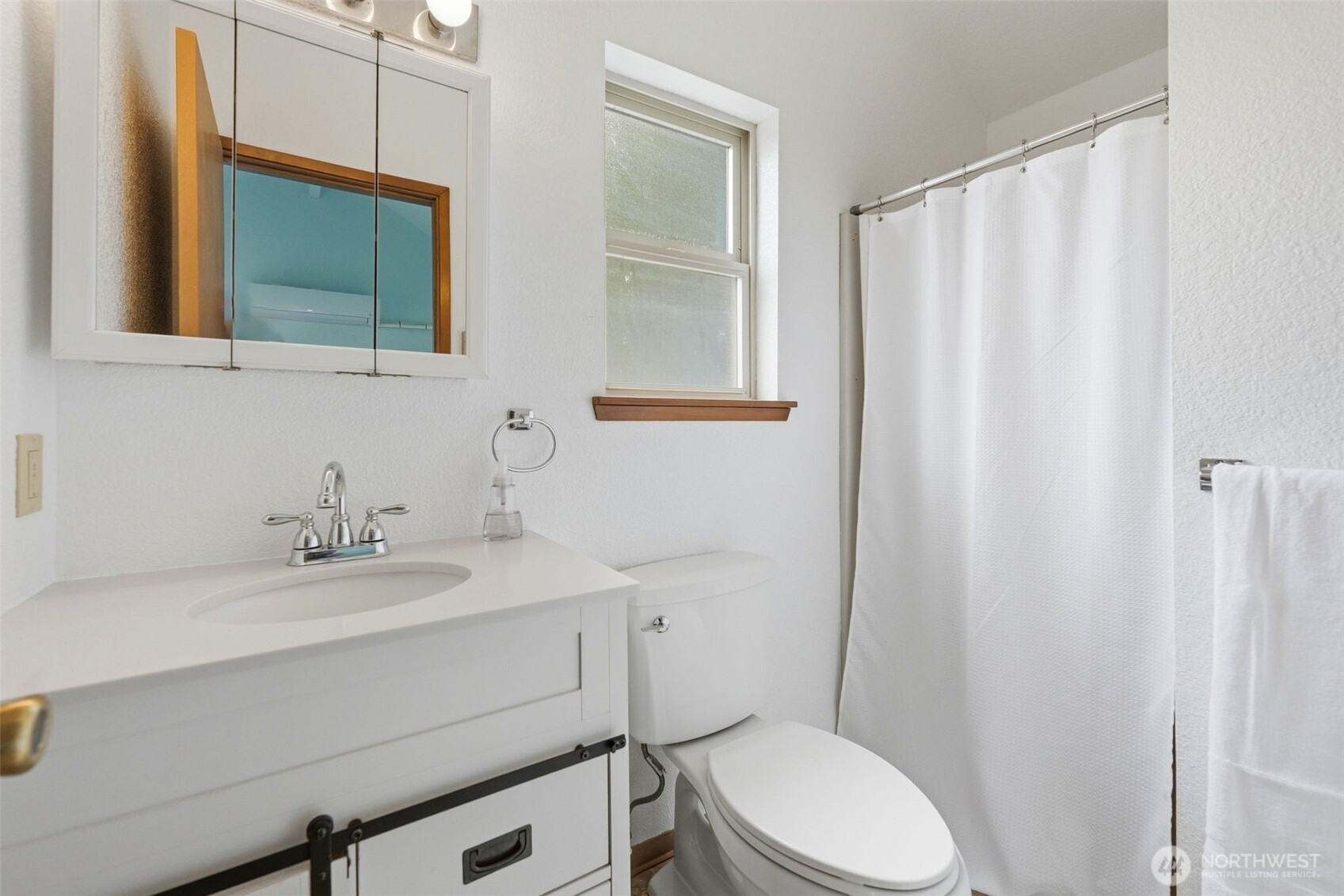 18158 E State Route 3 , Allyn, WA 98524