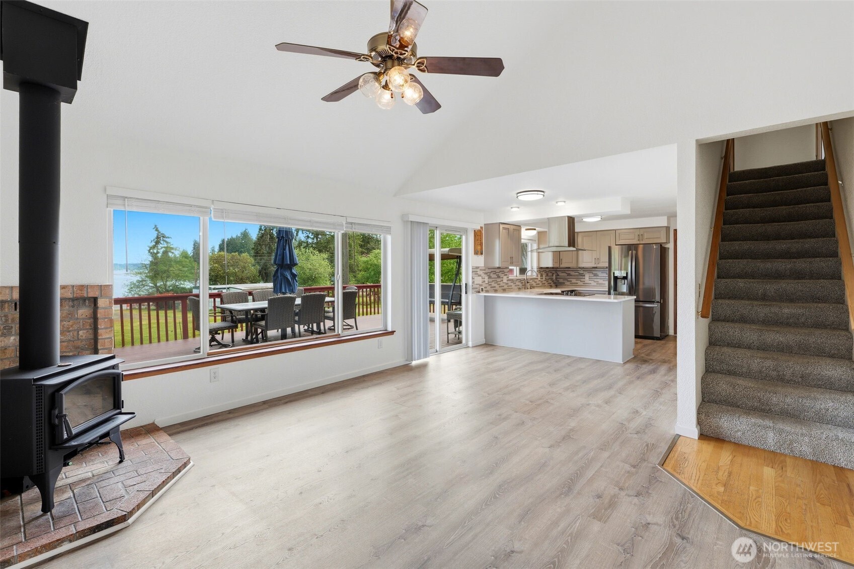 18158 E State Route 3 , Allyn, WA 98524
