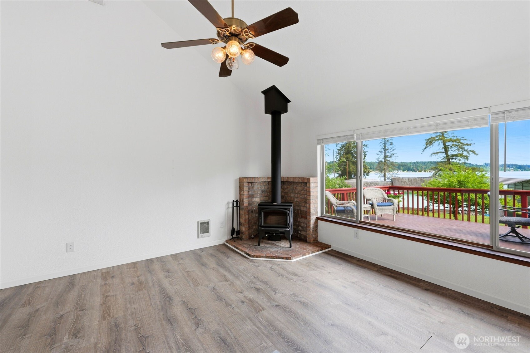 18158 E State Route 3 , Allyn, WA 98524