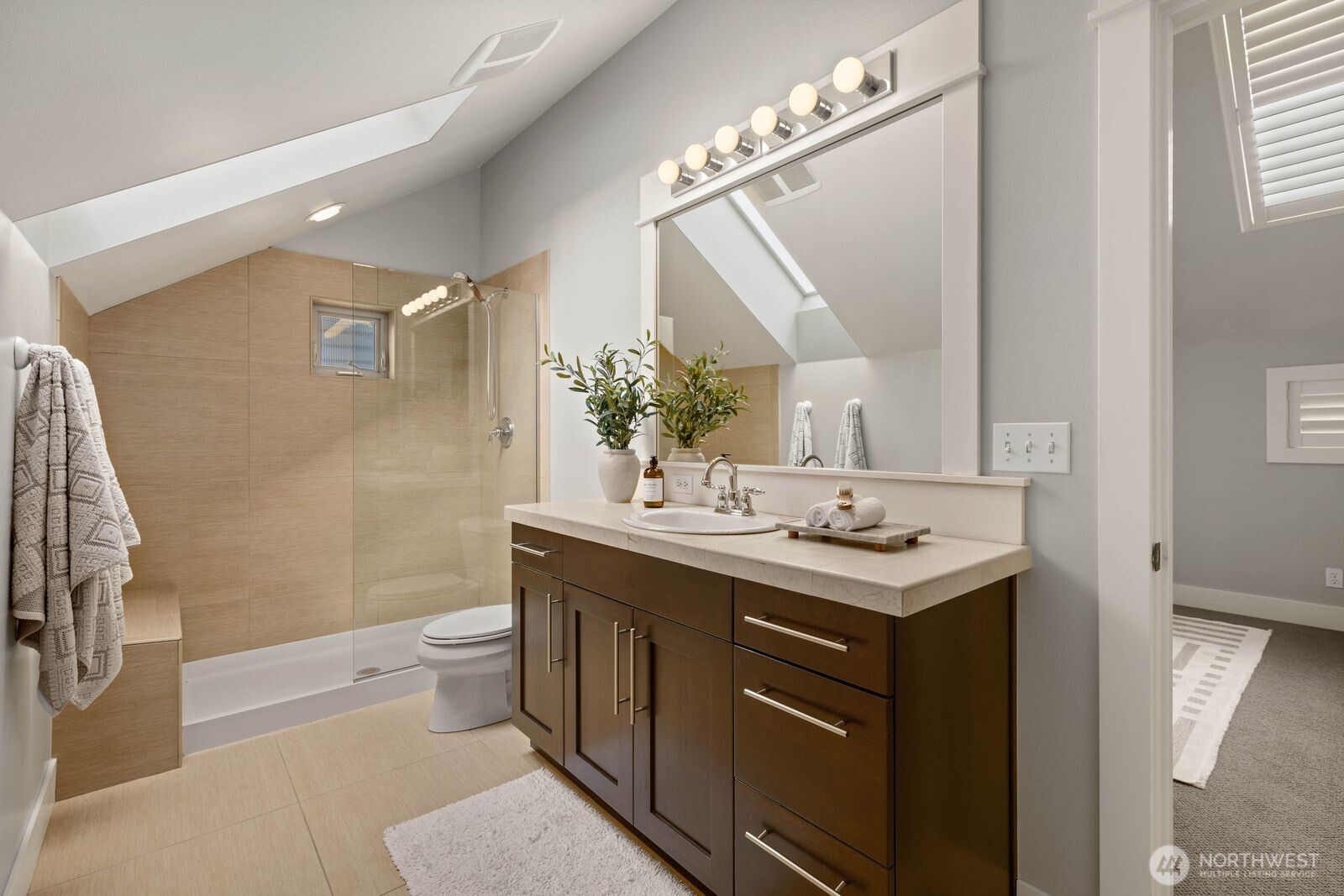 3122 Franklin Avenue E #B, Seattle, WA 98102