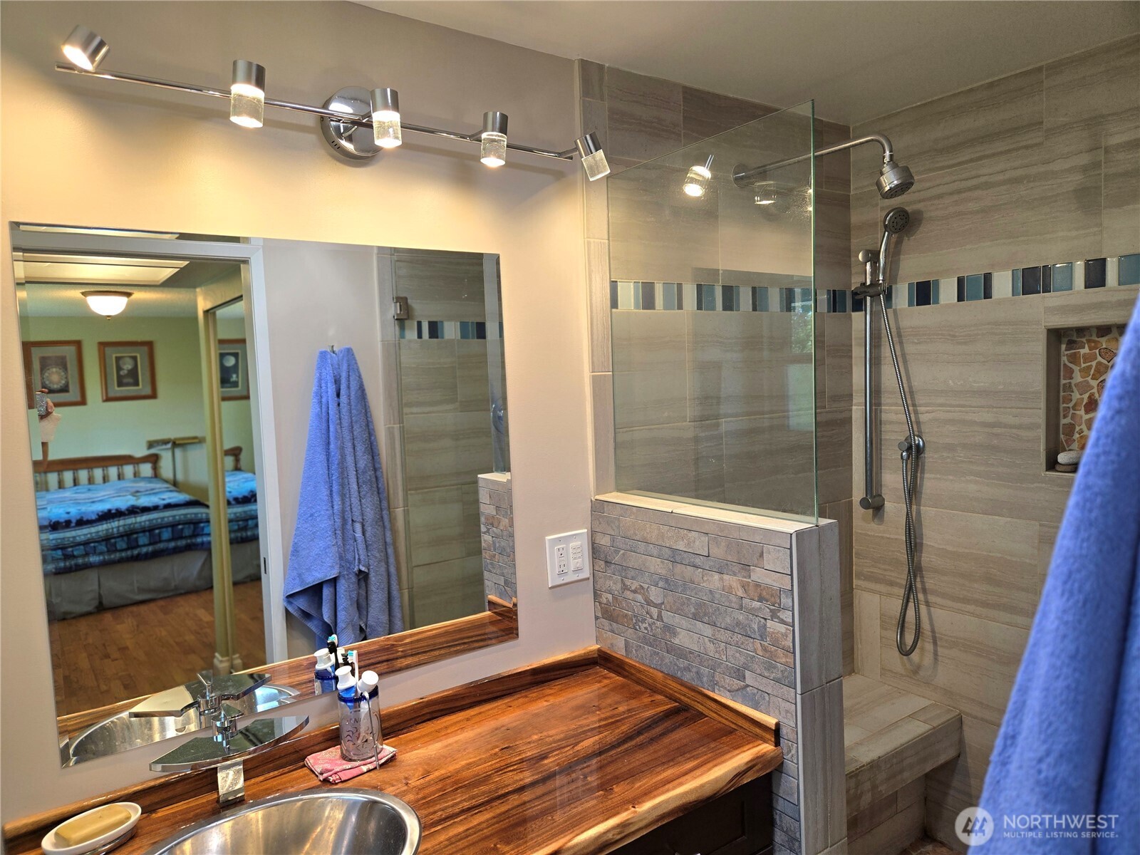 313 NE 191 Street , Shoreline, WA 98155