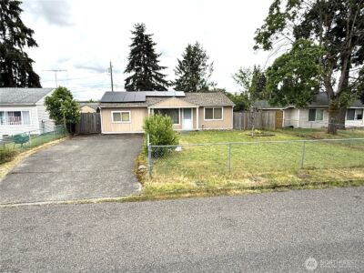 10517 Addison Street SW, Lakewood, WA 98499-3738