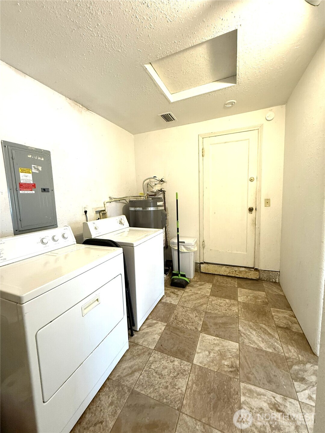 10517 Addison Street SW, Lakewood, WA 98499-3738