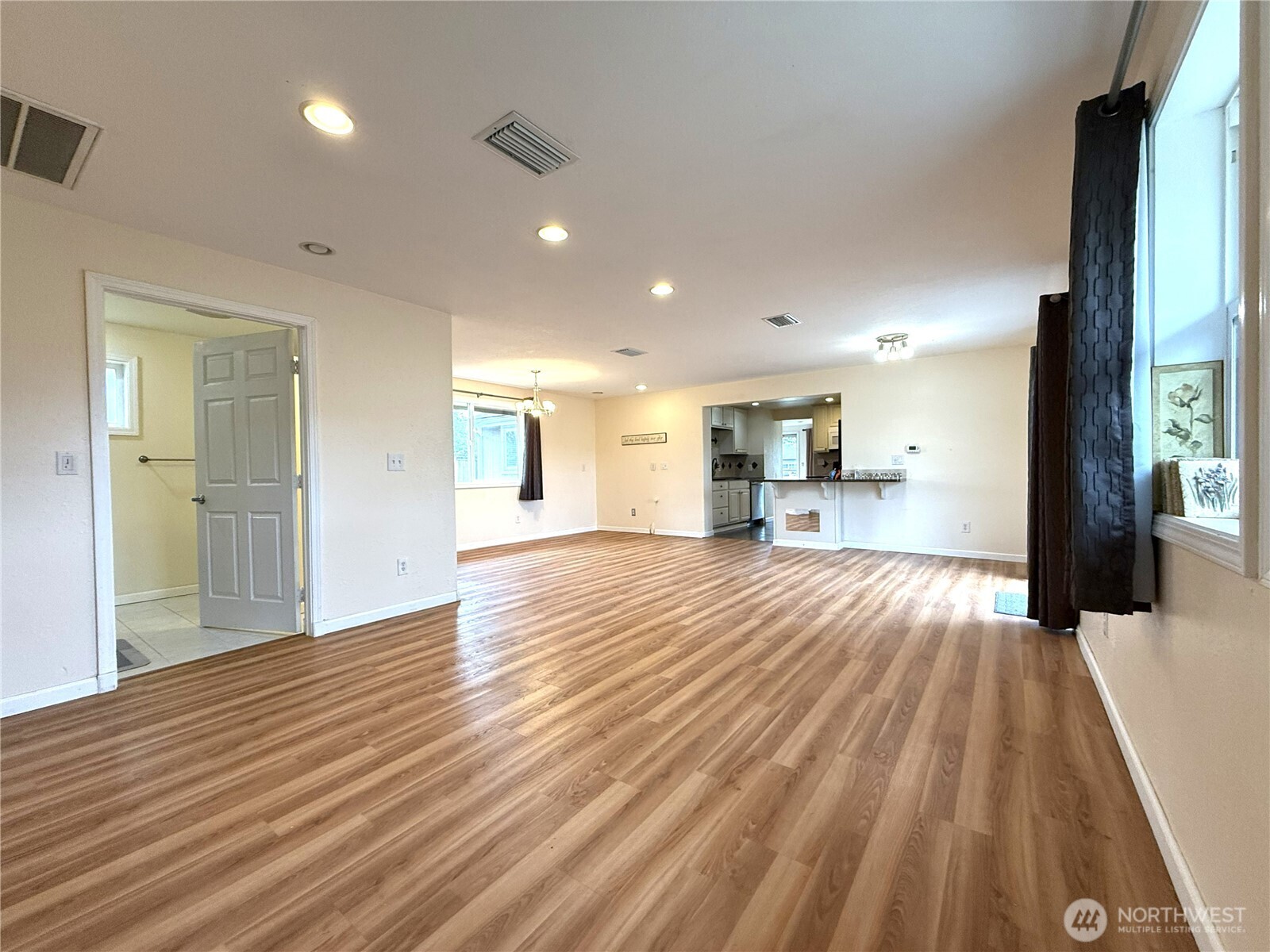 10517 Addison Street SW, Lakewood, WA 98499-3738