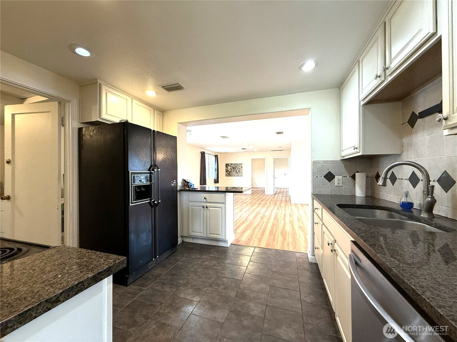 10517 Addison Street SW, Lakewood, WA 98499-3738