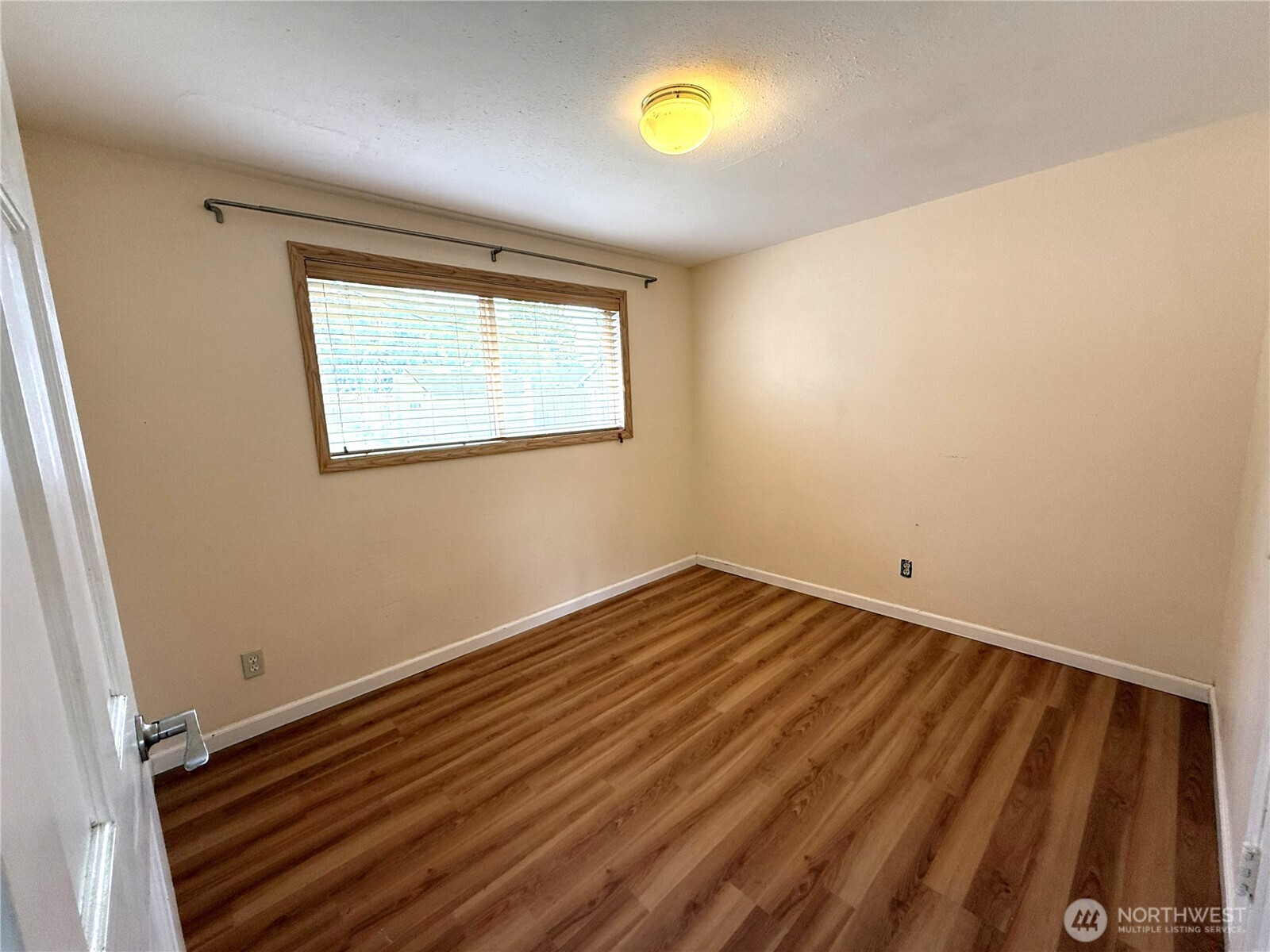 10517 Addison Street SW, Lakewood, WA 98499-3738