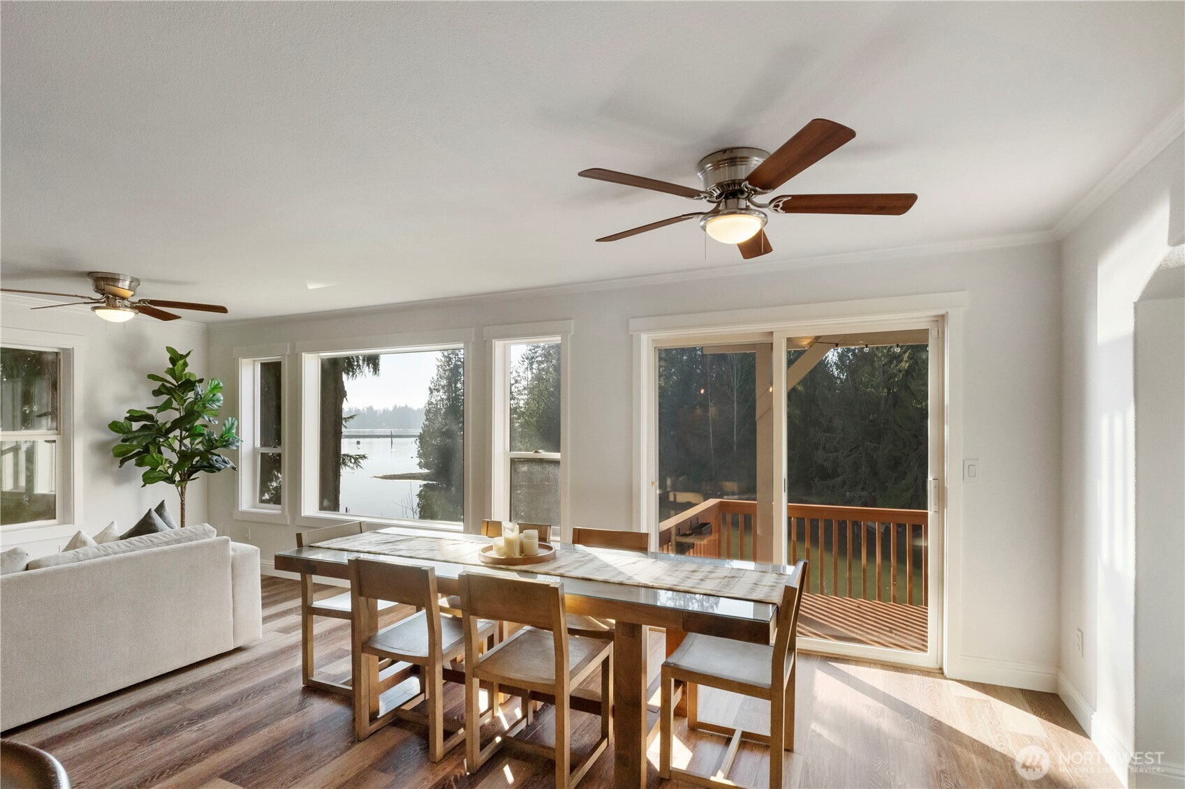 4120 218th Avenue East , Lake Tapps, WA 98391