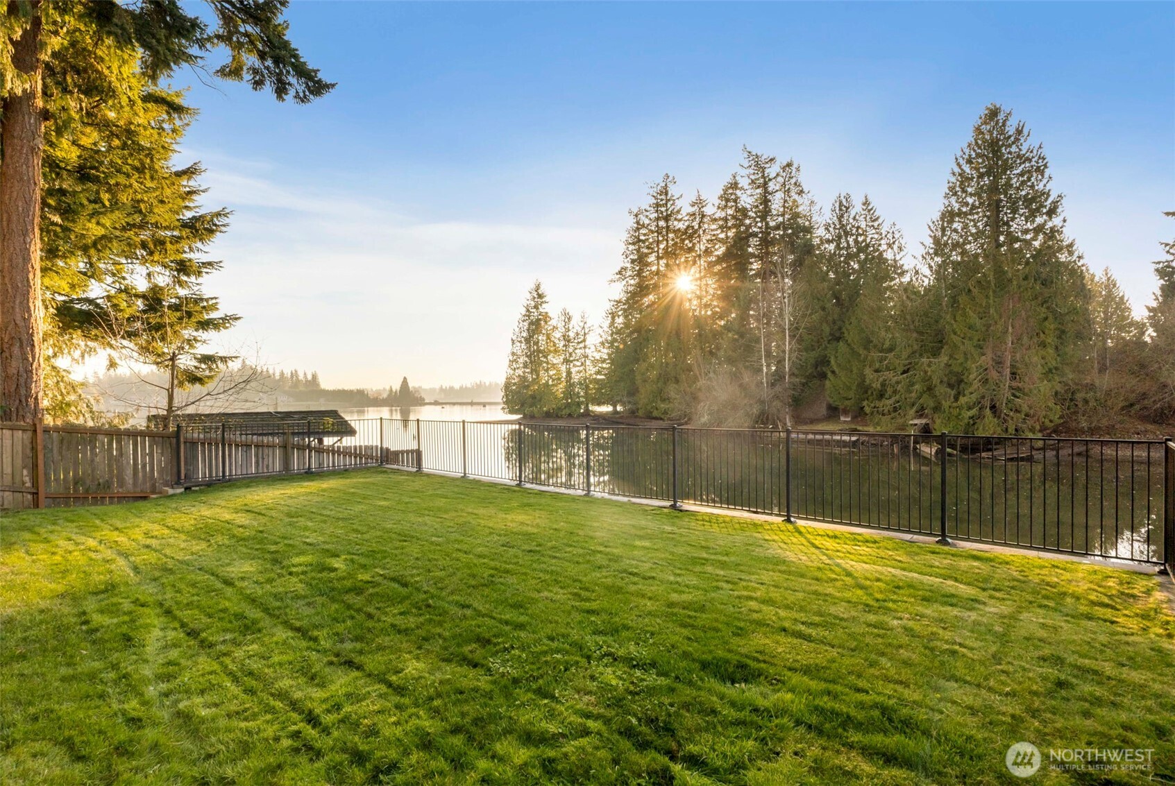 4120 218th Avenue East , Lake Tapps, WA 98391