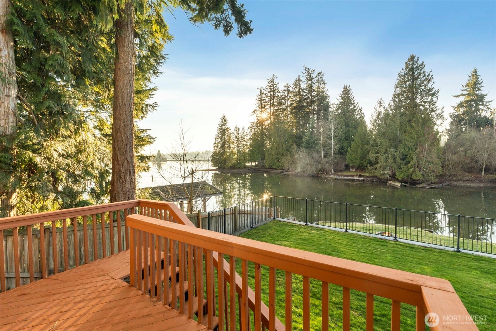 4120 218th Avenue East , Lake Tapps, WA 98391