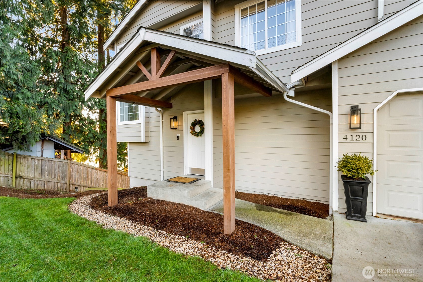4120 218th Avenue East , Lake Tapps, WA 98391
