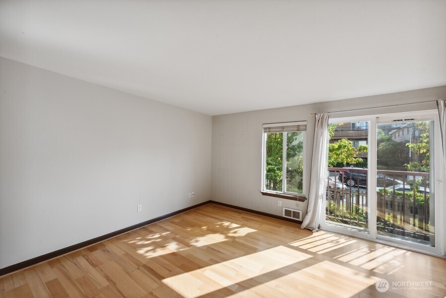 3661 Phinney Ave N #204, Seattle, WA 98103