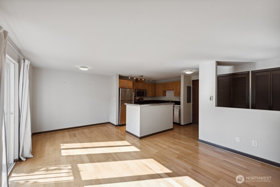3661 Phinney Ave N #204, Seattle, WA 98103