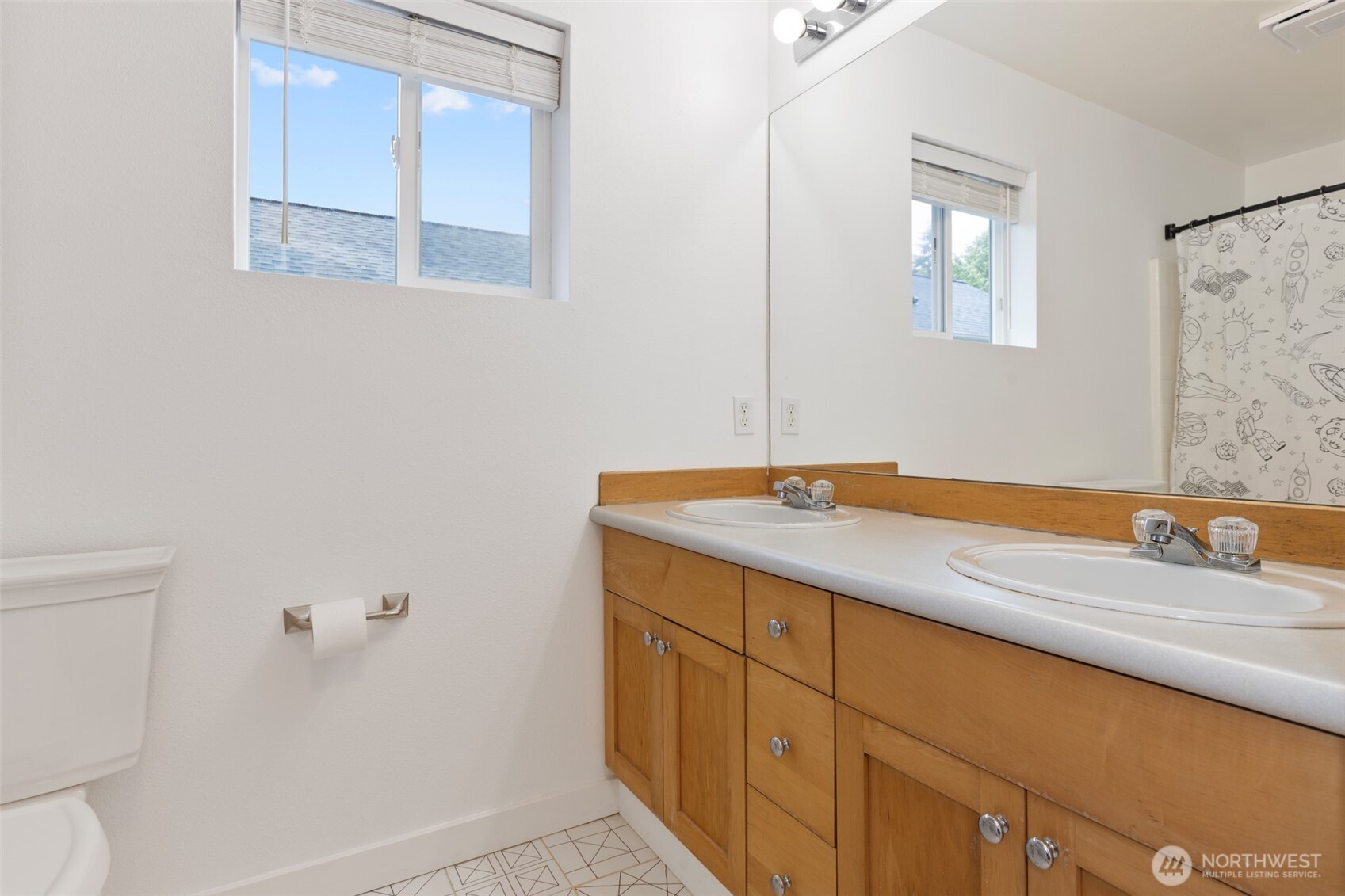 13332 SE 177th Court , Renton, WA 98058-7888