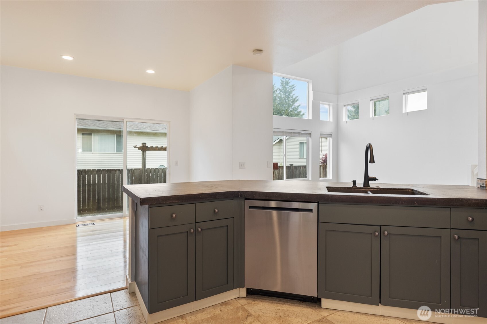 13332 SE 177th Court , Renton, WA 98058-7888