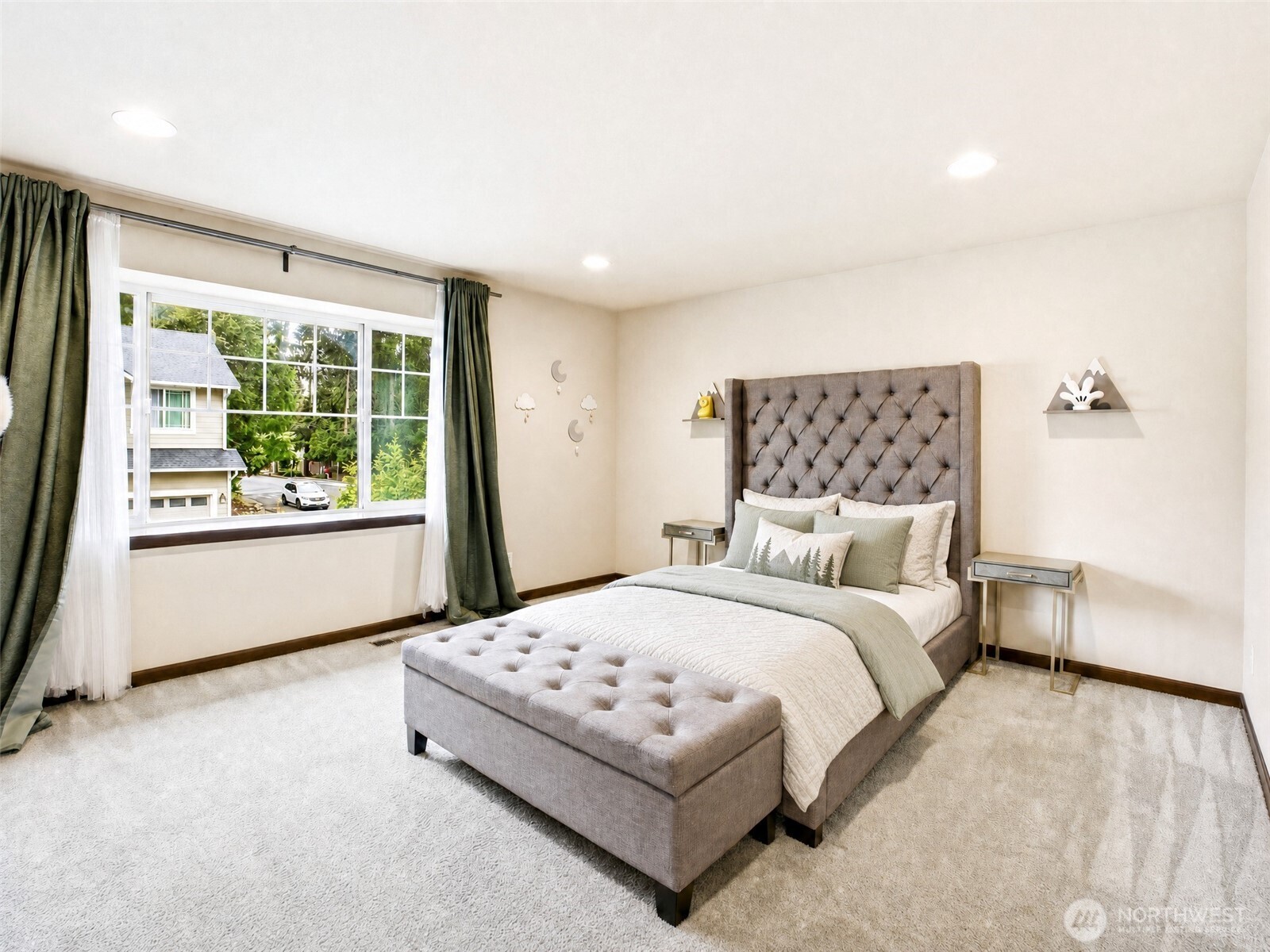 21002 61st Avenue W, Lynnwood, WA 98036
