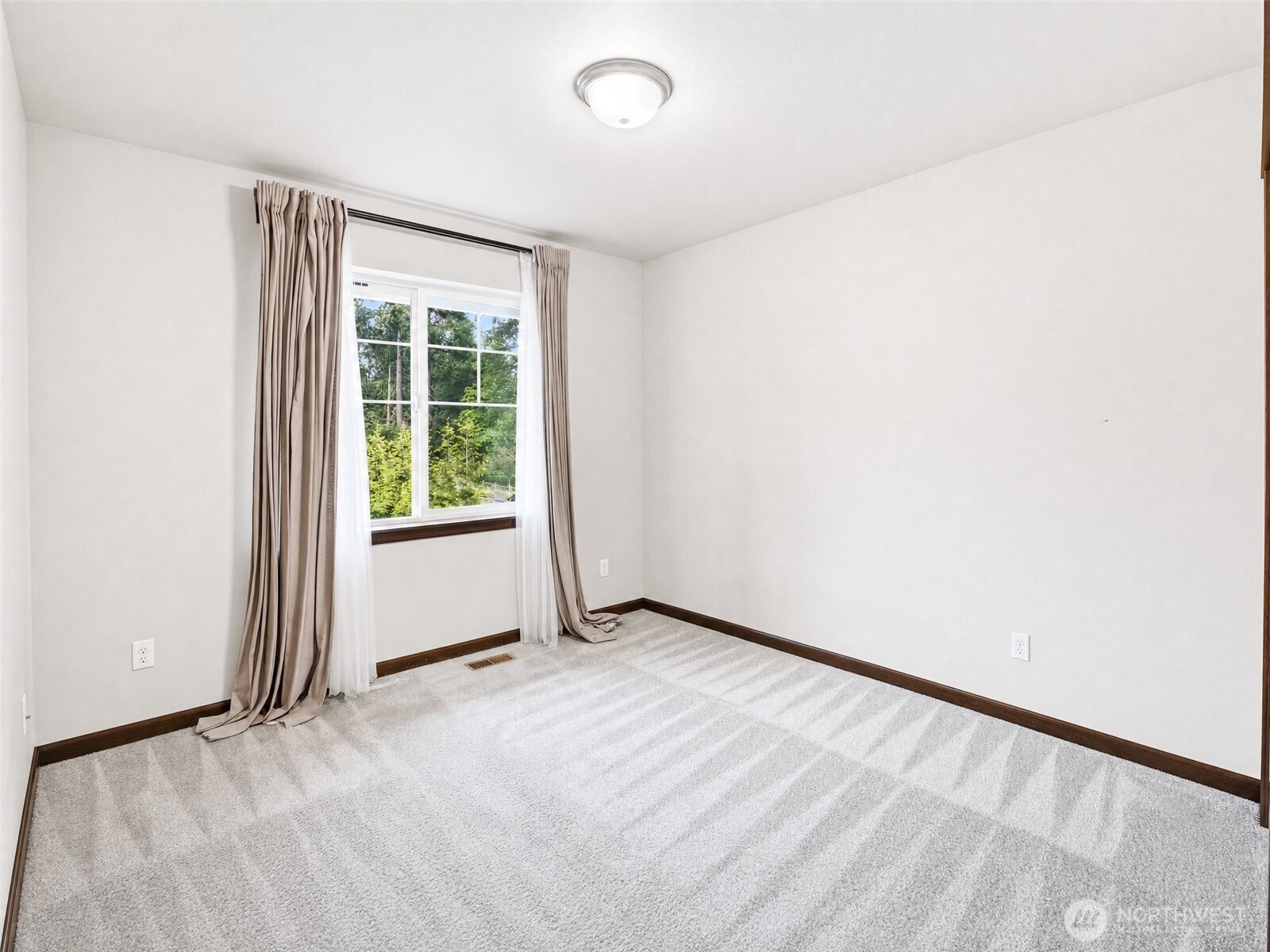 21002 61st Avenue W, Lynnwood, WA 98036