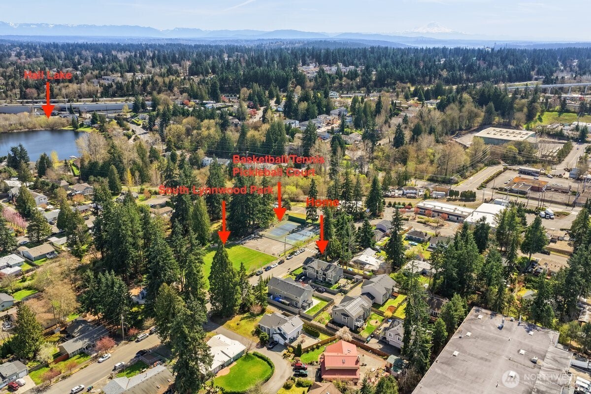 21002 61st Avenue W, Lynnwood, WA 98036