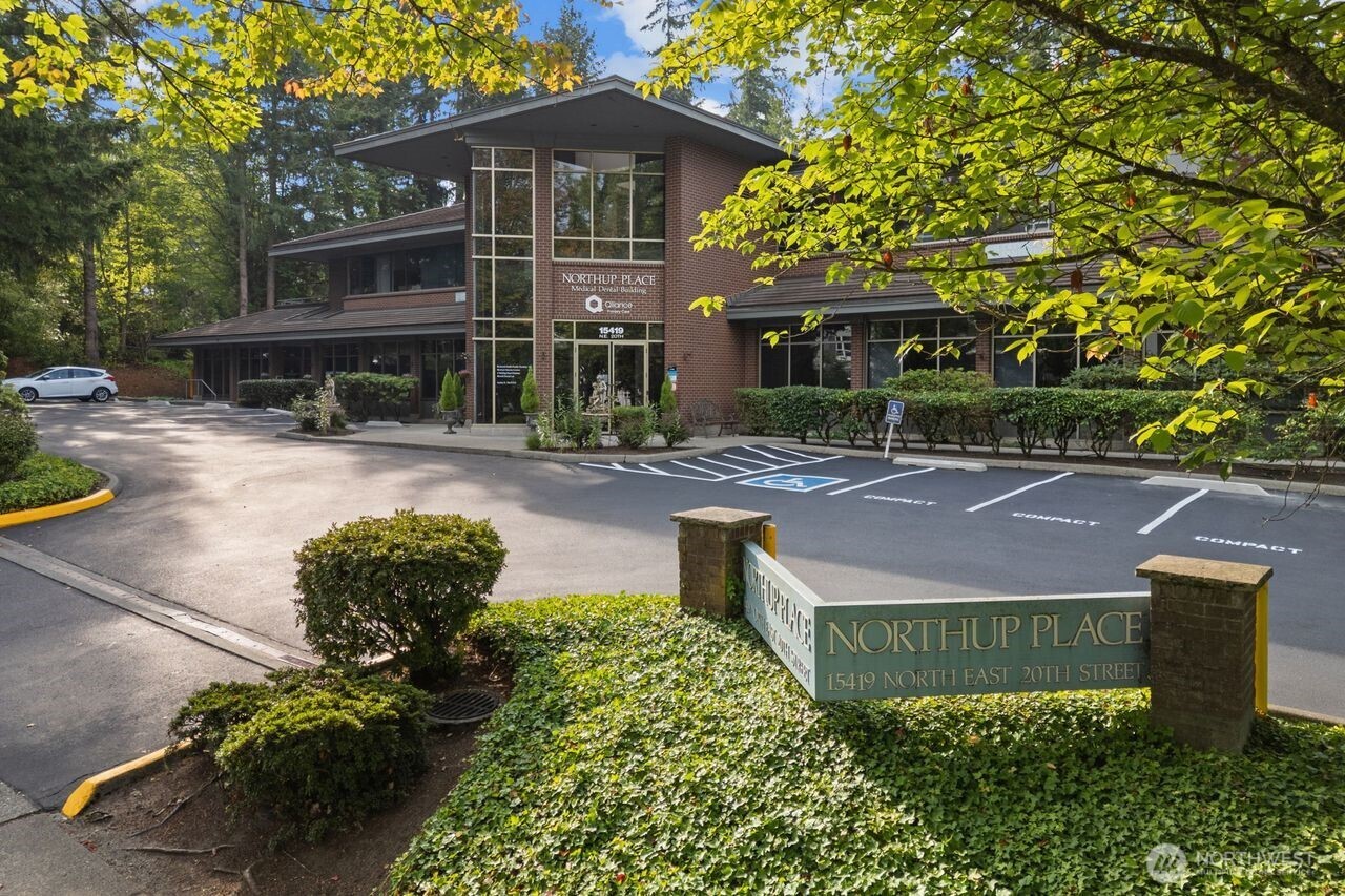 15419 NE 20th Street , Bellevue, WA 98007