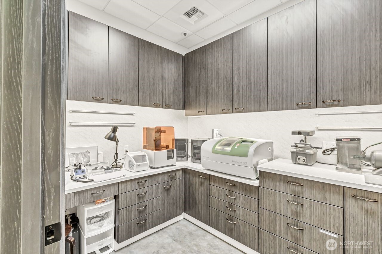 15419 NE 20th Street , Bellevue, WA 98007