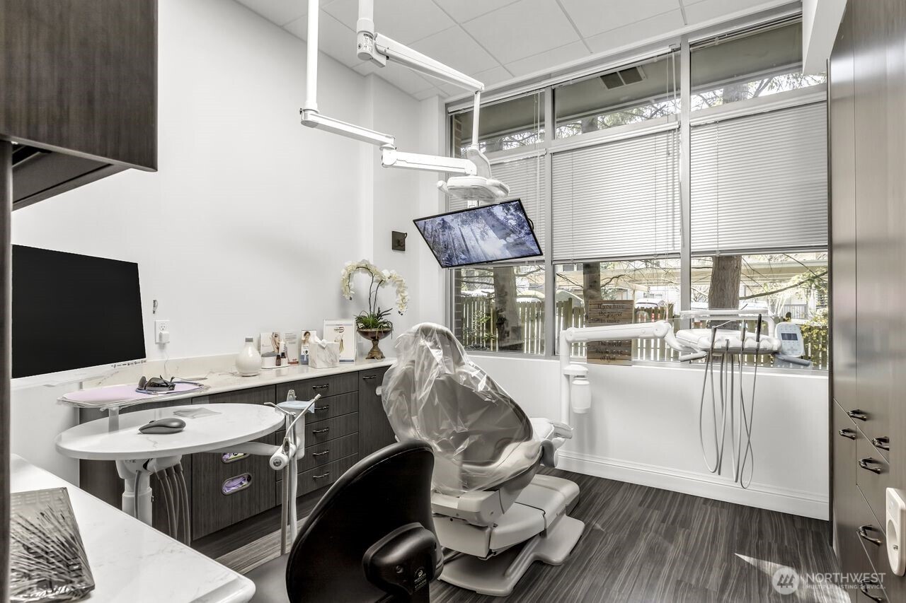15419 NE 20th Street , Bellevue, WA 98007